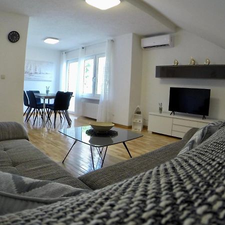 Holiday Apartment Lavanda Sumpetar Jesenice  Kültér fotó