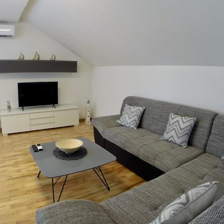 Holiday Apartment Lavanda Sumpetar Jesenice  Kültér fotó