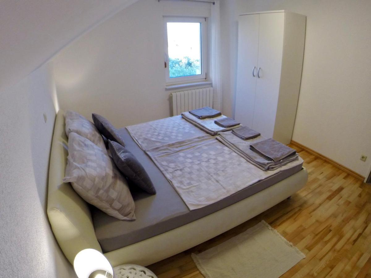 Holiday Apartment Lavanda Sumpetar Jesenice  Kültér fotó