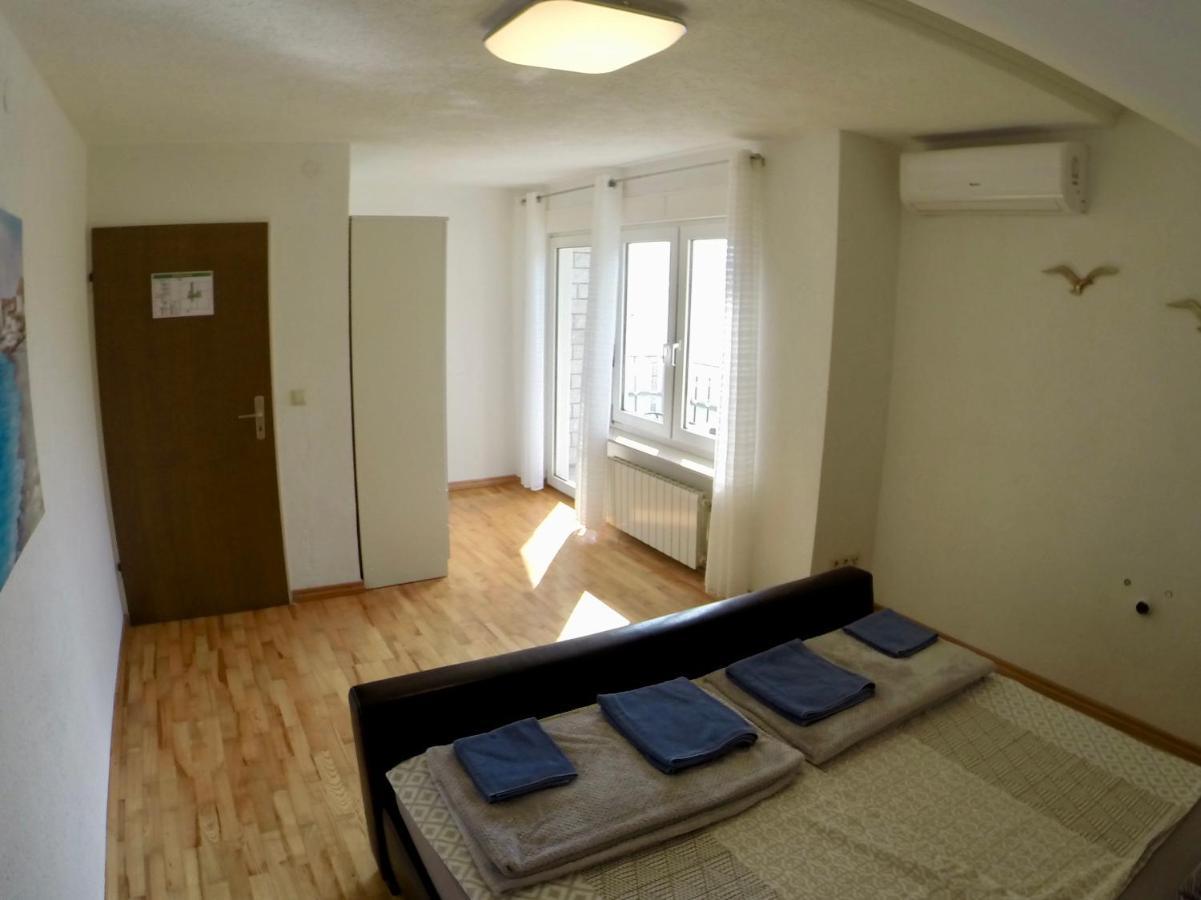 Holiday Apartment Lavanda Sumpetar Jesenice  Kültér fotó