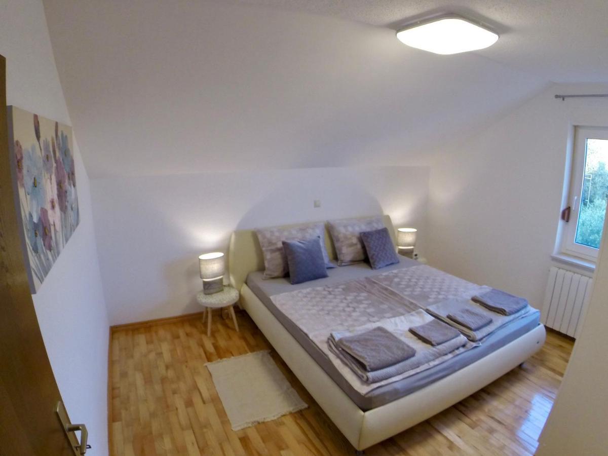 Holiday Apartment Lavanda Sumpetar Jesenice  Kültér fotó